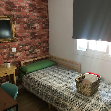 Practical Room: Barcelona-Fira-Airport Оспиталет-де-Льобрегат Экстерьер фото
